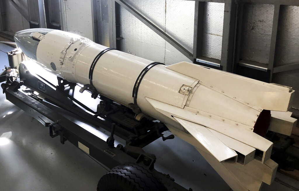 cold_war_usa_missile_douglas_genie